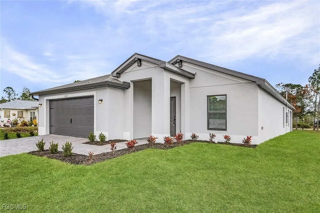 827 Rue Labeau Circle Fort Myers FL 33913