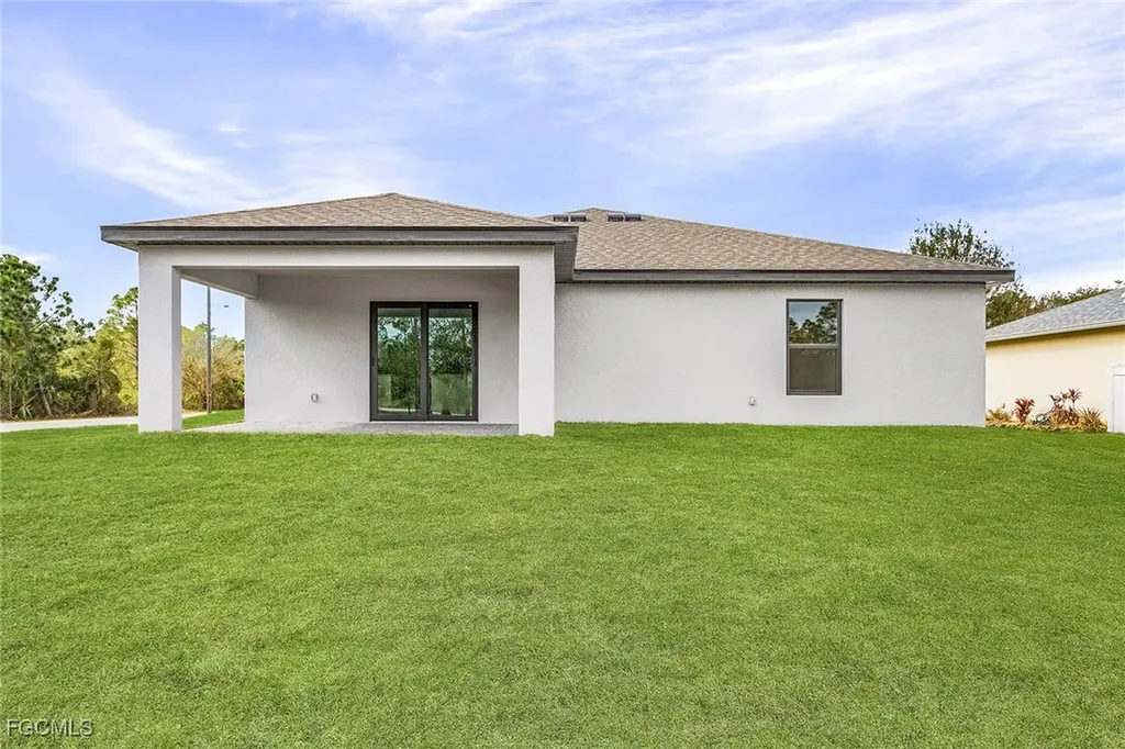 827 Rue Labeau Circle Fort Myers FL 33913