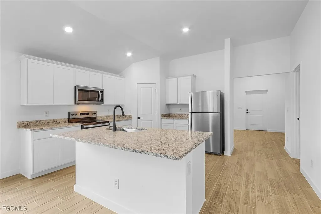 827 Rue Labeau Circle Fort Myers FL 33913