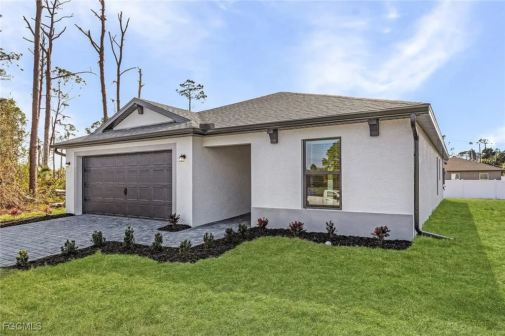 424 Parkdale Boulevard Lehigh Acres FL 33974