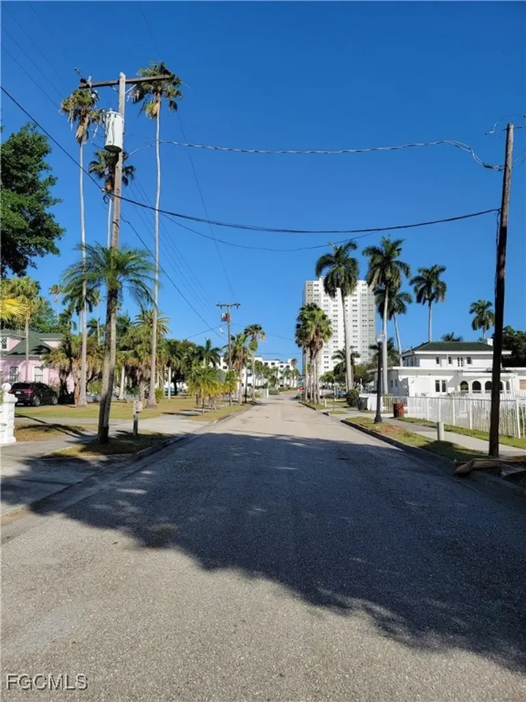 1603 Woodford Avenue Fort Myers FL 33901