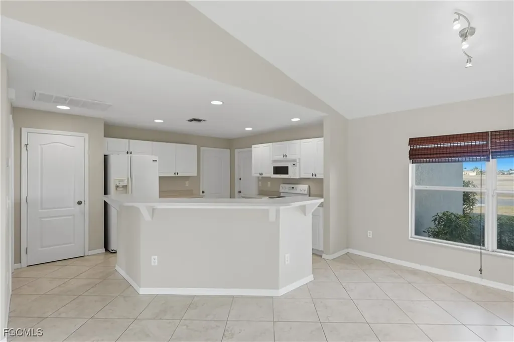 2822 NW 11th Terrace Cape Coral FL 33993