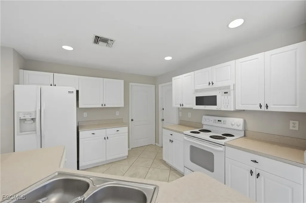 2822 NW 11th Terrace Cape Coral FL 33993