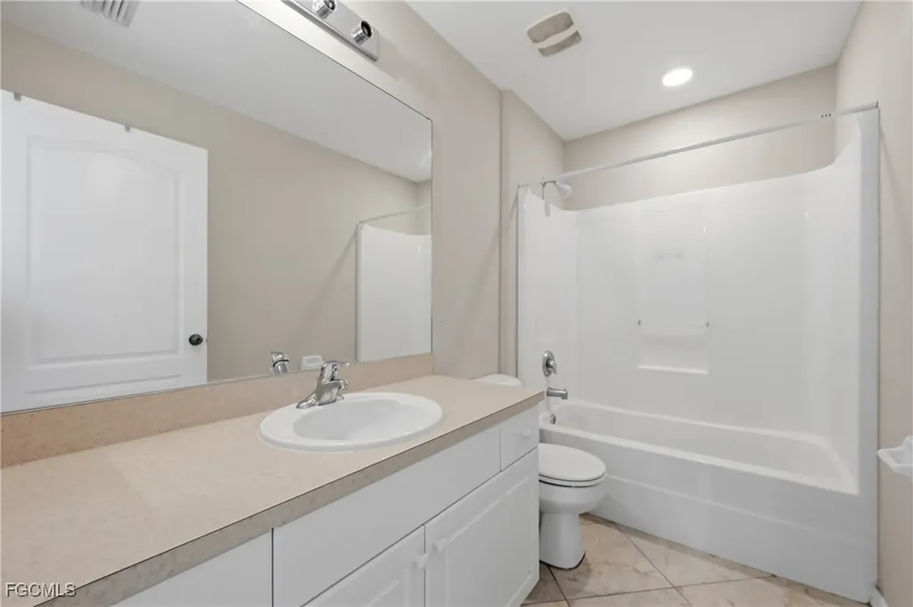 2822 NW 11th Terrace Cape Coral FL 33993