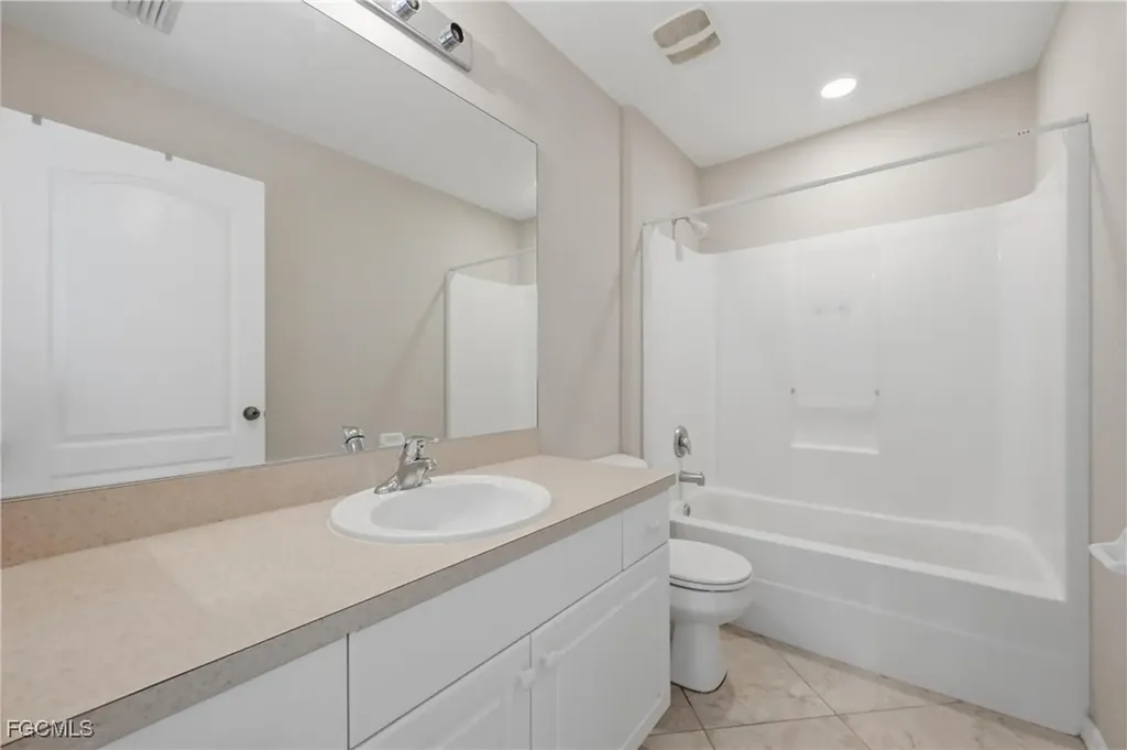 2822 NW 11th Terrace Cape Coral FL 33993