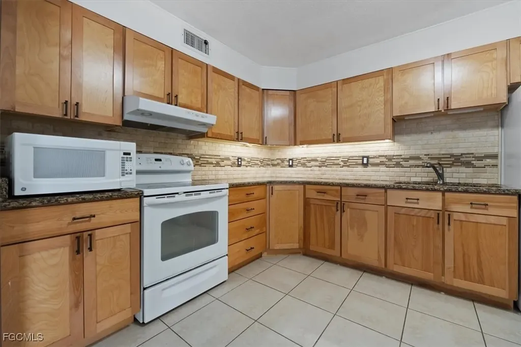 610 E Avenida Del Rio Clewiston FL 33440
