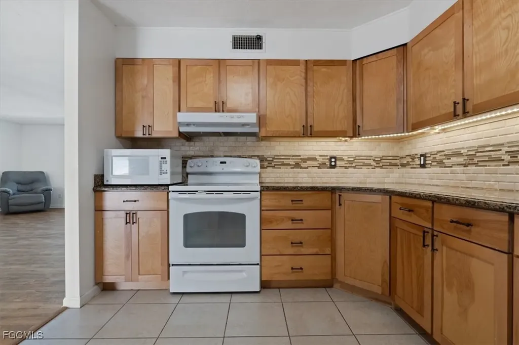 610 E Avenida Del Rio Clewiston FL 33440