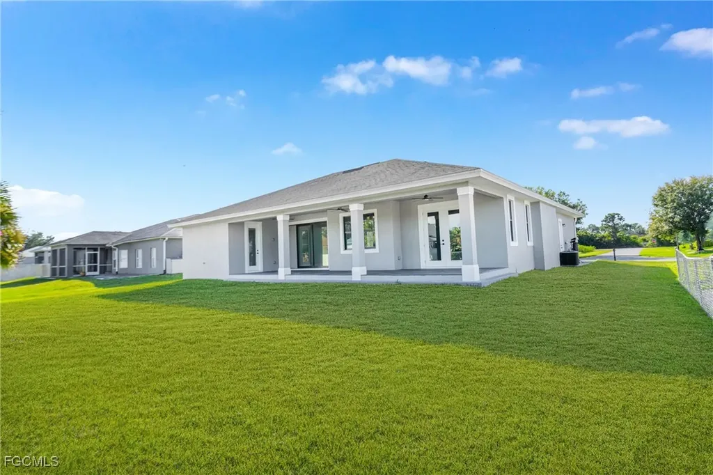 14121 Cedardale Street Fort Myers FL 33905