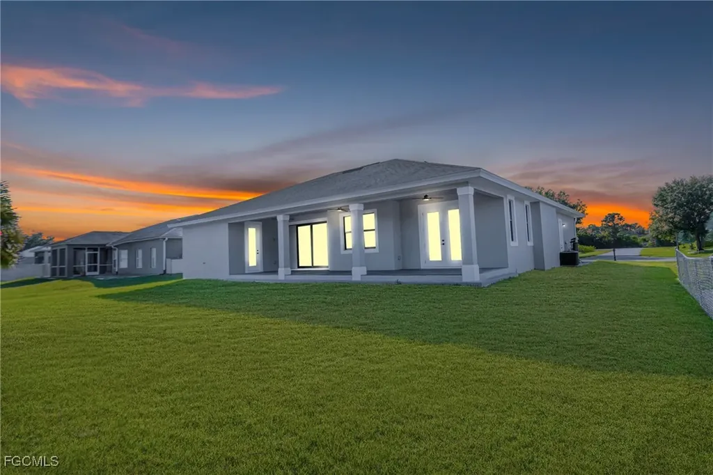 14121 Cedardale Street Fort Myers FL 33905
