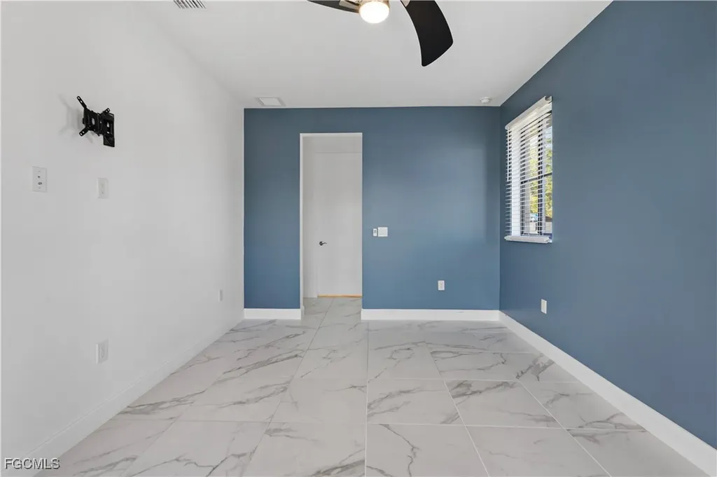 24 Crestwood Circle S Lehigh Acres FL 33936