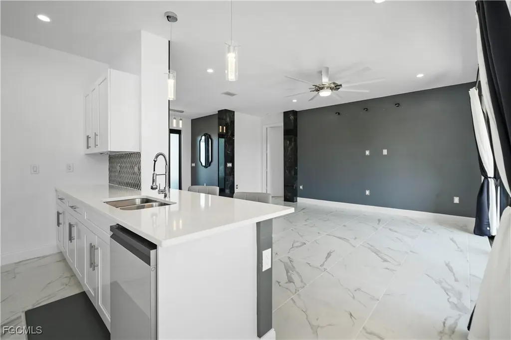 24 Crestwood Circle S Lehigh Acres FL 33936