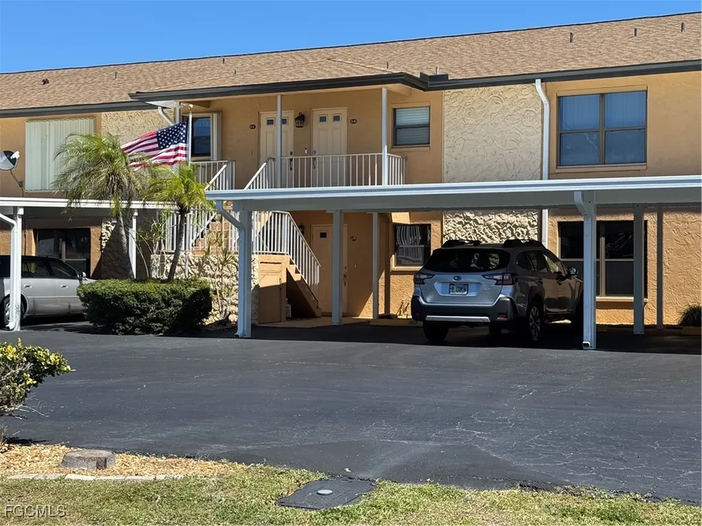 4543 SE 6th Place Cape Coral FL 33904