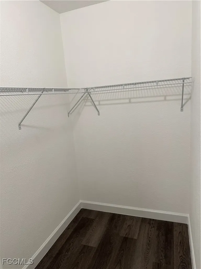 4543 SE 6th Place Cape Coral FL 33904