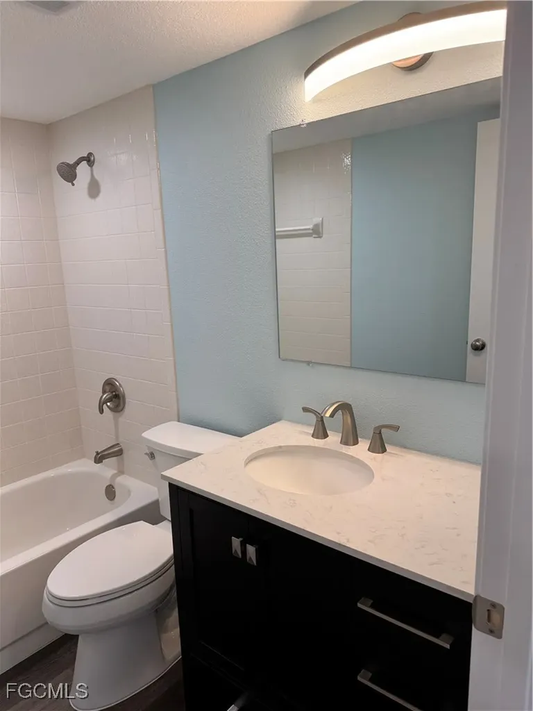 4543 SE 6th Place Cape Coral FL 33904