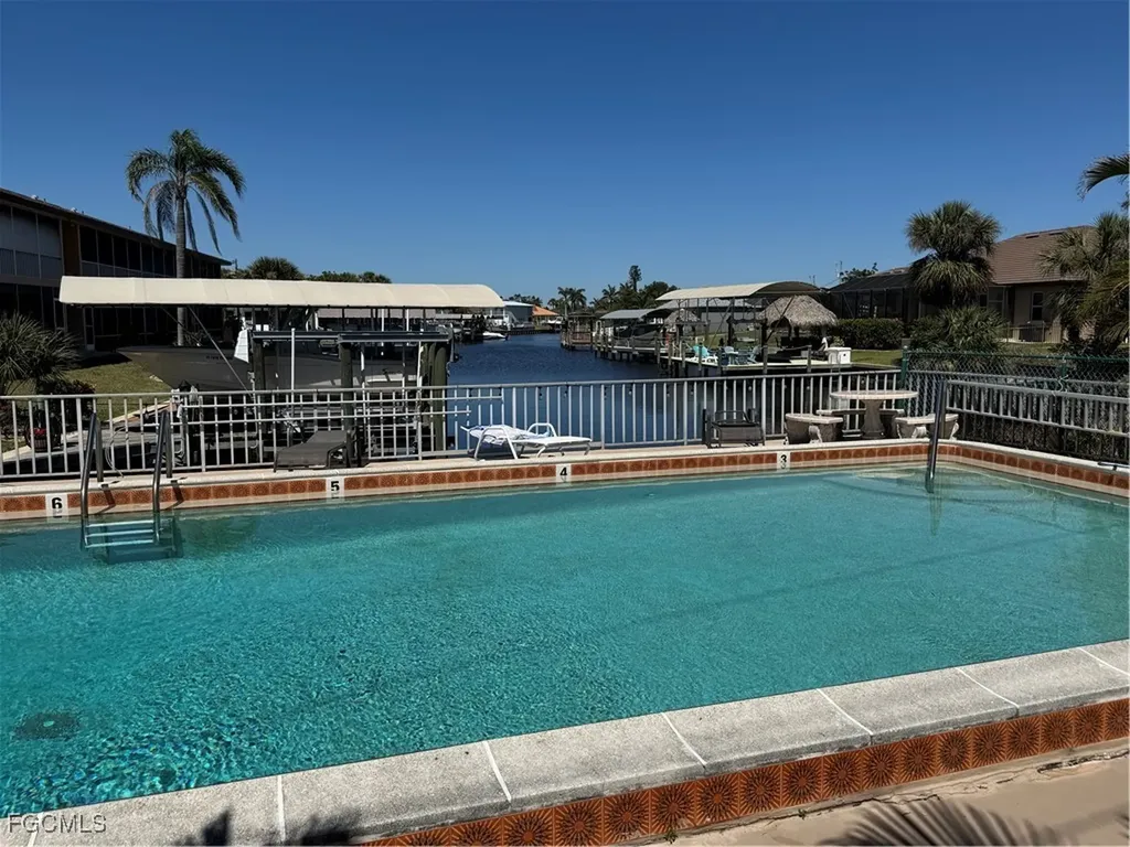 4543 SE 6th Place Cape Coral FL 33904