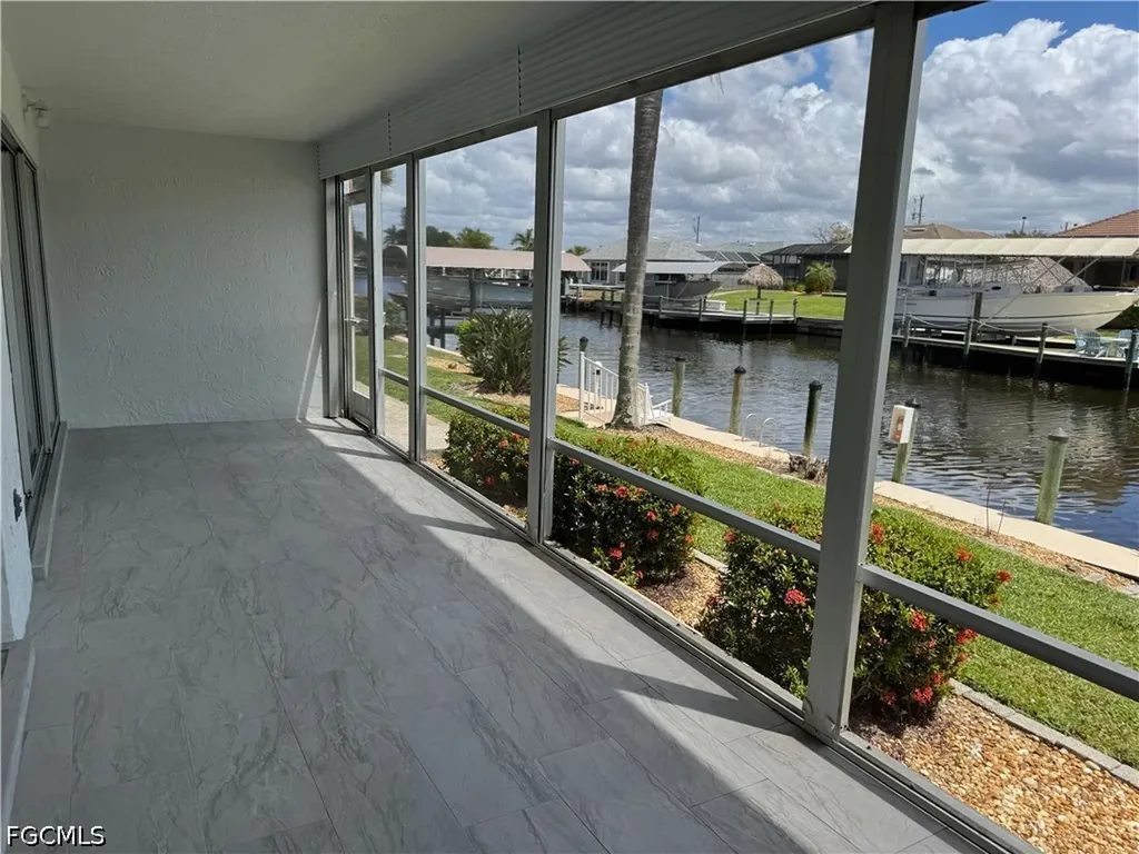 4543 SE 6th Place Cape Coral FL 33904