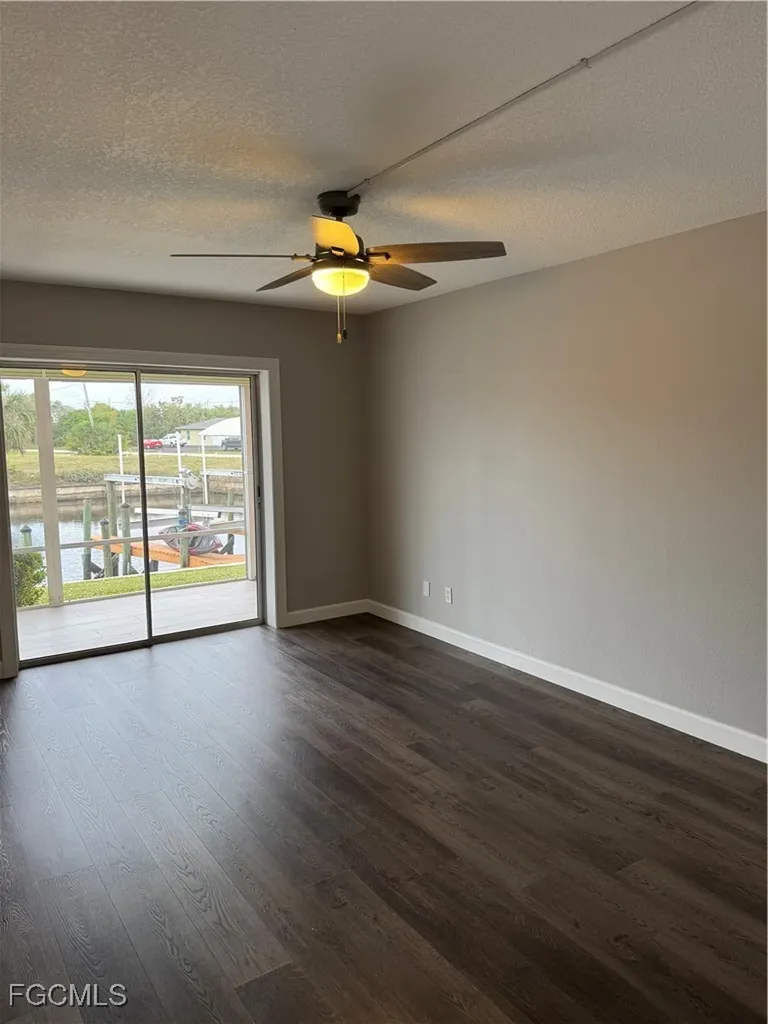 4543 SE 6th Place Cape Coral FL 33904