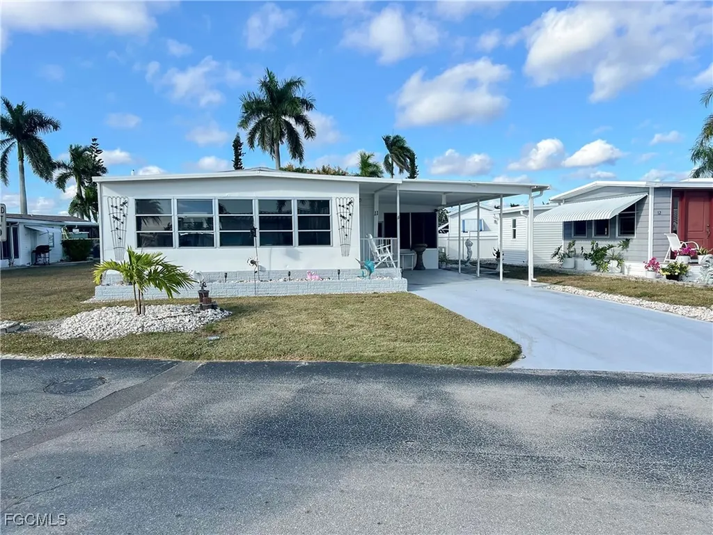 11 Derwent Boulevard Fort Myers FL 33908