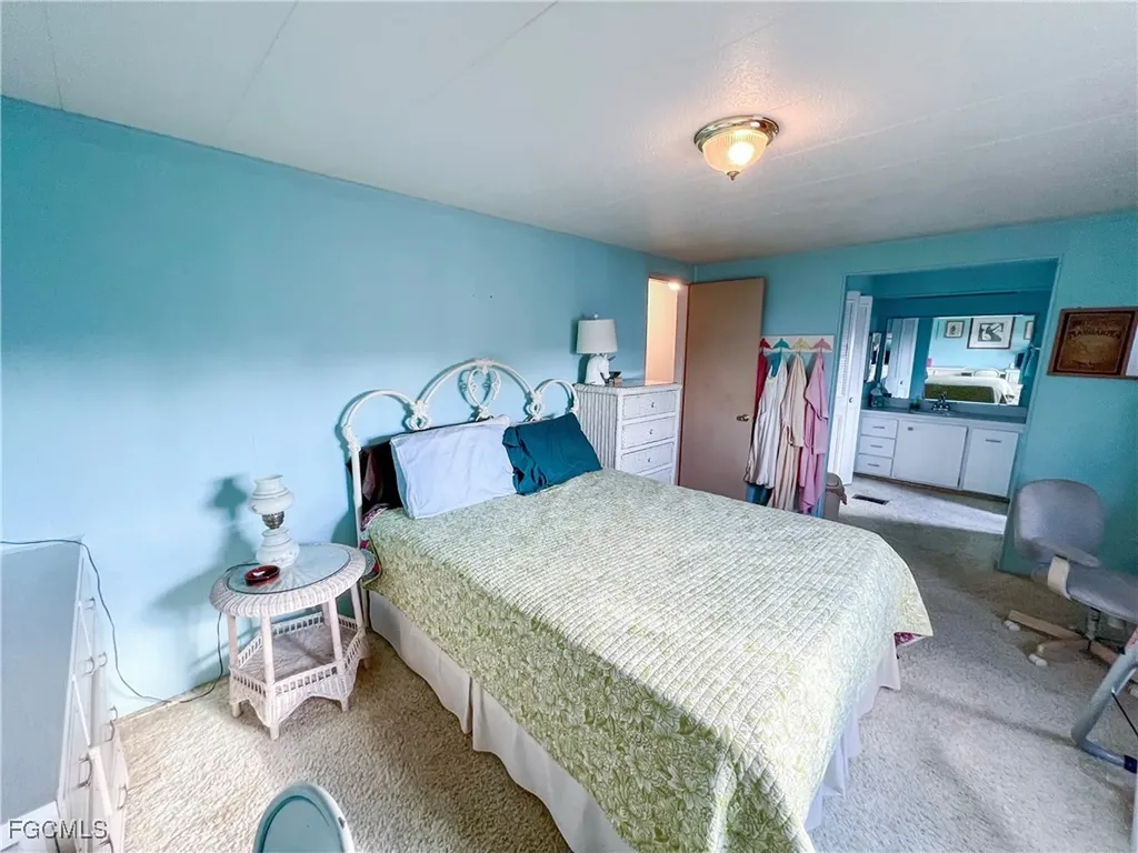 11 Derwent Boulevard Fort Myers FL 33908