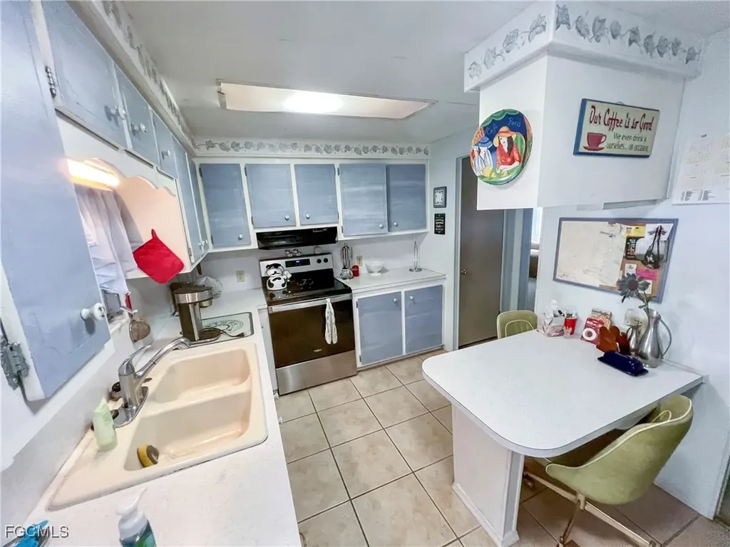 11 Derwent Boulevard Fort Myers FL 33908