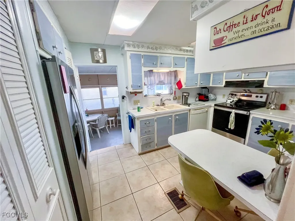 11 Derwent Boulevard Fort Myers FL 33908