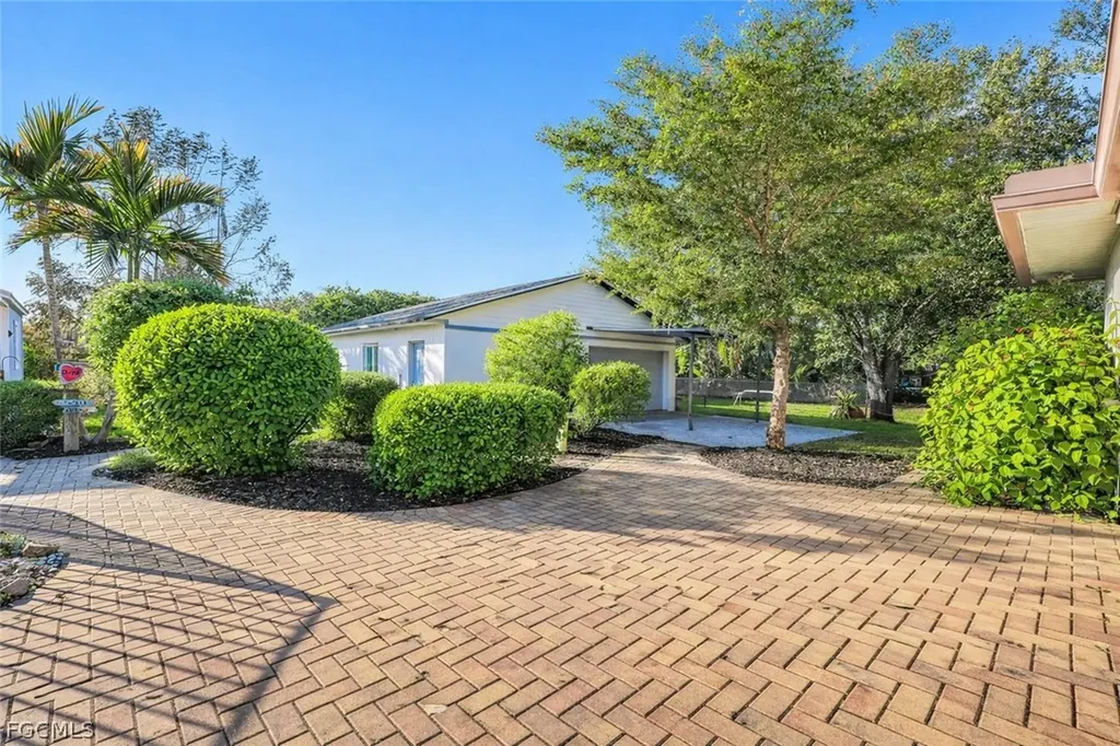 4900 Shady River Lane Fort Myers FL 33905