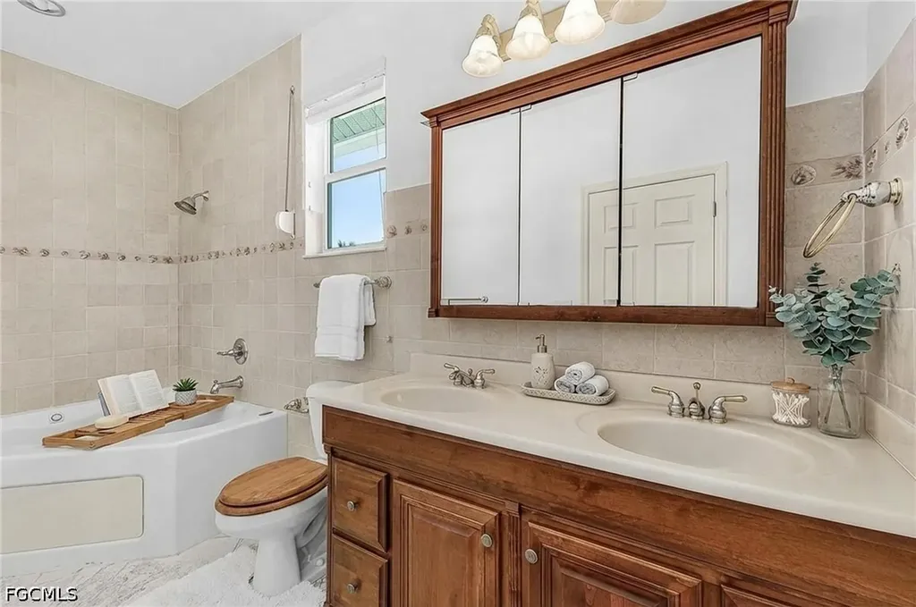 5345 Nautilus Drive Cape Coral FL 33904