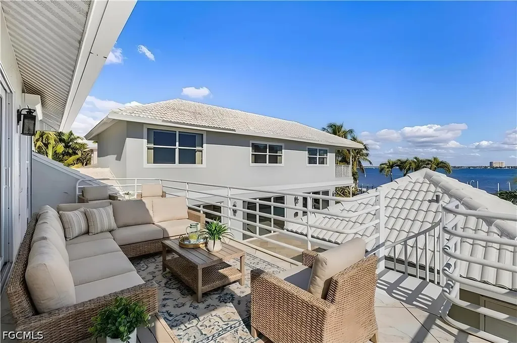 5345 Nautilus Drive Cape Coral FL 33904