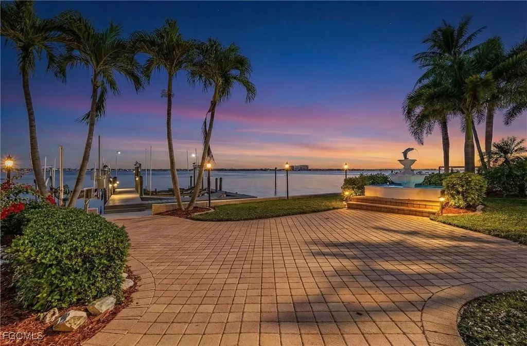 5345 Nautilus Drive Cape Coral FL 33904