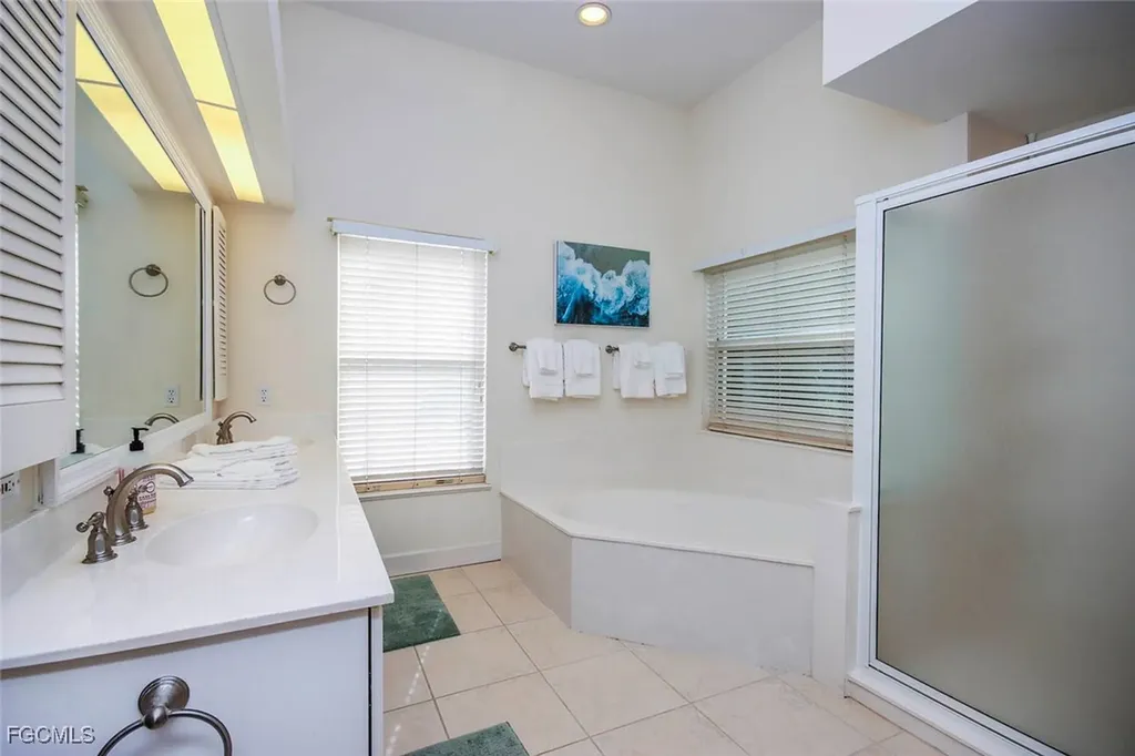 1319 Par View Drive Sanibel FL 33957