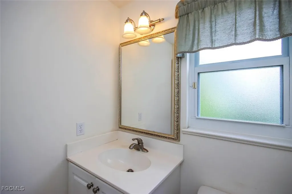 1319 Par View Drive Sanibel FL 33957