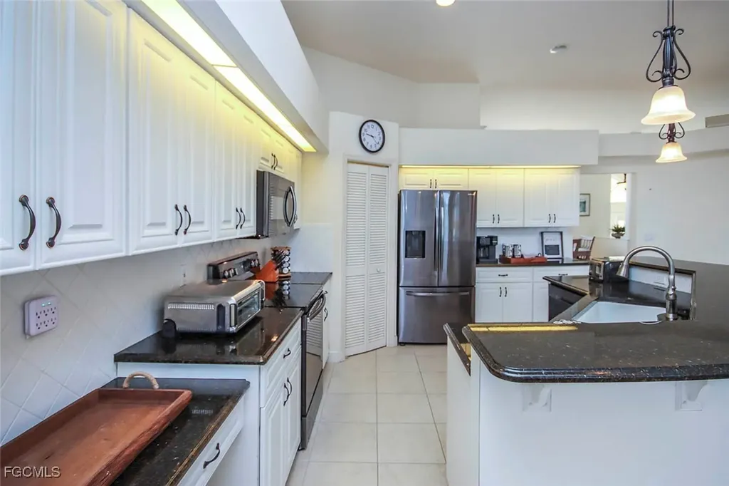 1319 Par View Drive Sanibel FL 33957