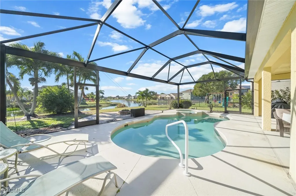 2084 Cape Heather Circle Cape Coral FL 33991