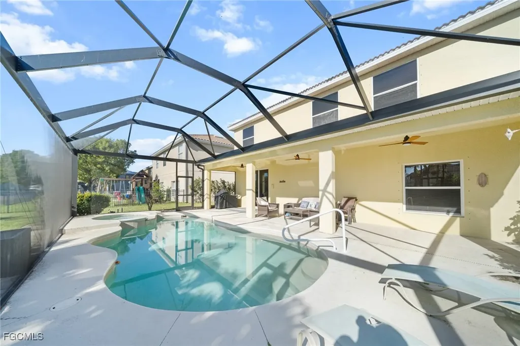 2084 Cape Heather Circle Cape Coral FL 33991