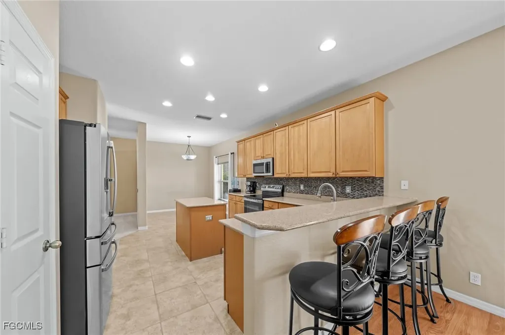 2084 Cape Heather Circle Cape Coral FL 33991