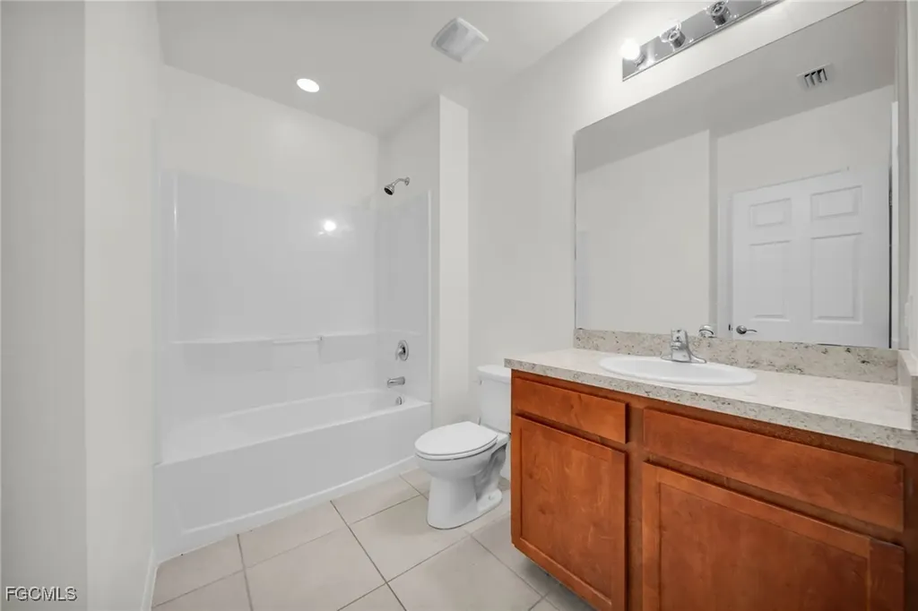 3477 Acapulco Circle Cape Coral FL 33909