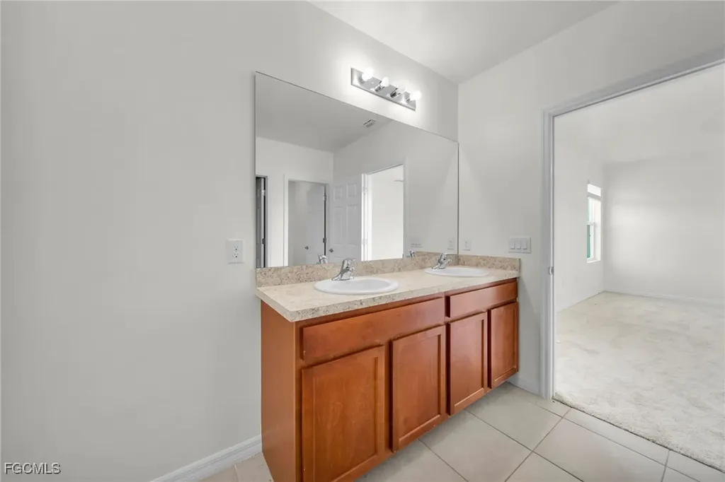 3477 Acapulco Circle Cape Coral FL 33909