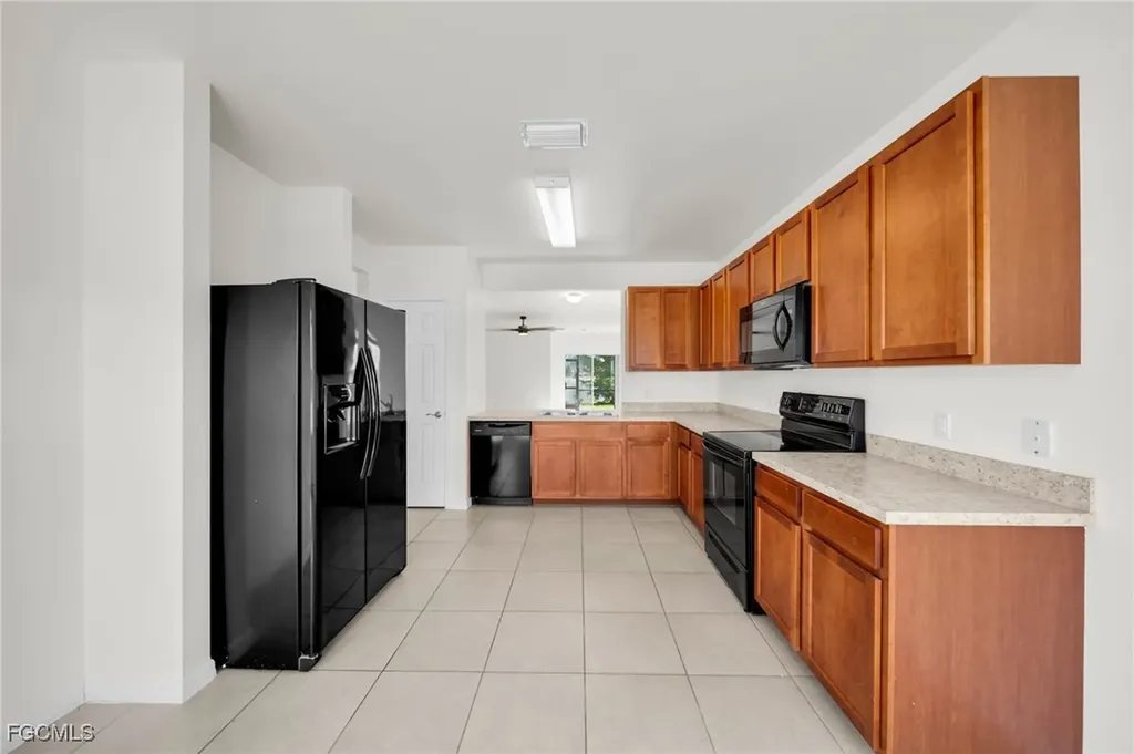 3477 Acapulco Circle Cape Coral FL 33909