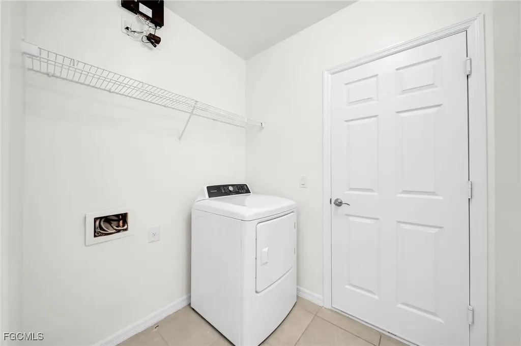 3477 Acapulco Circle Cape Coral FL 33909