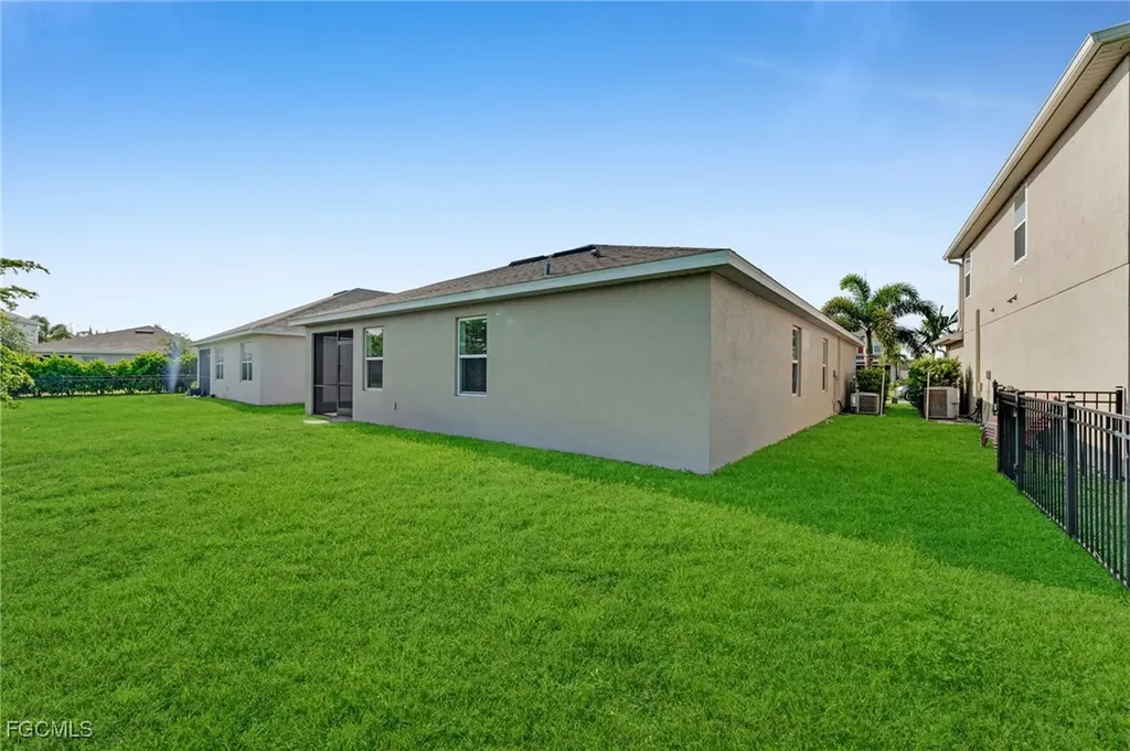 3477 Acapulco Circle Cape Coral FL 33909