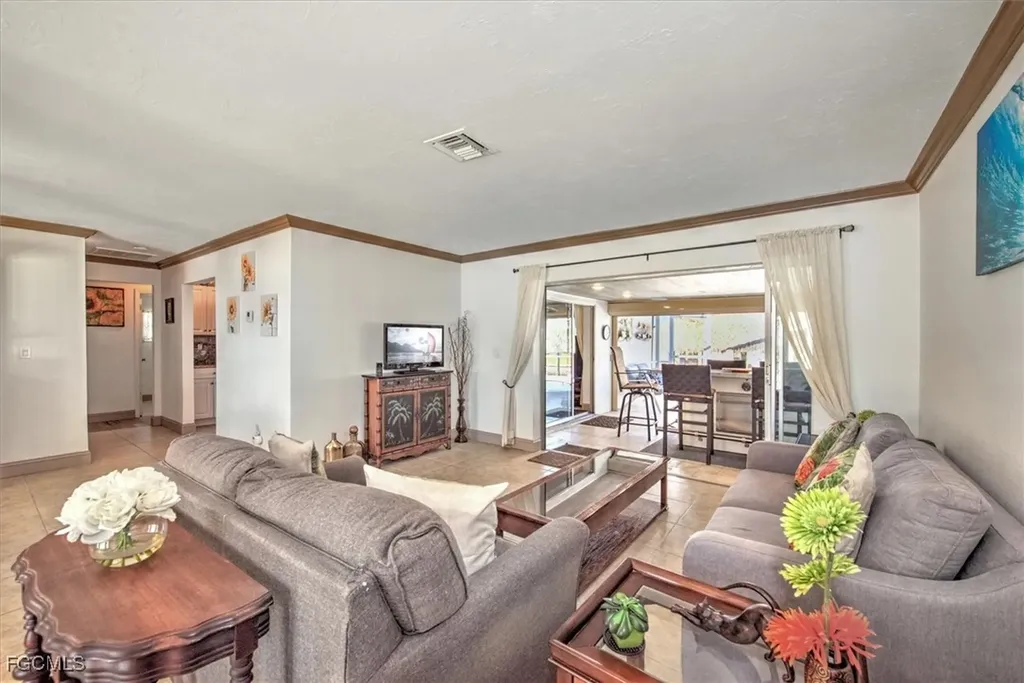 807 Montclaire Court Cape Coral FL 33904