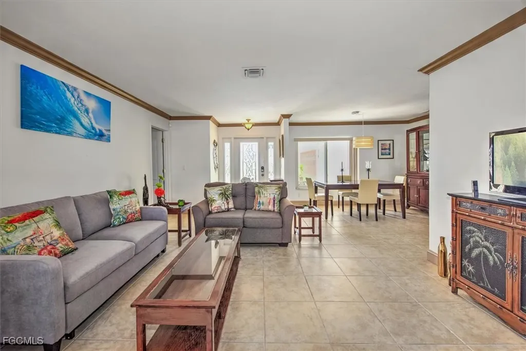807 Montclaire Court Cape Coral FL 33904