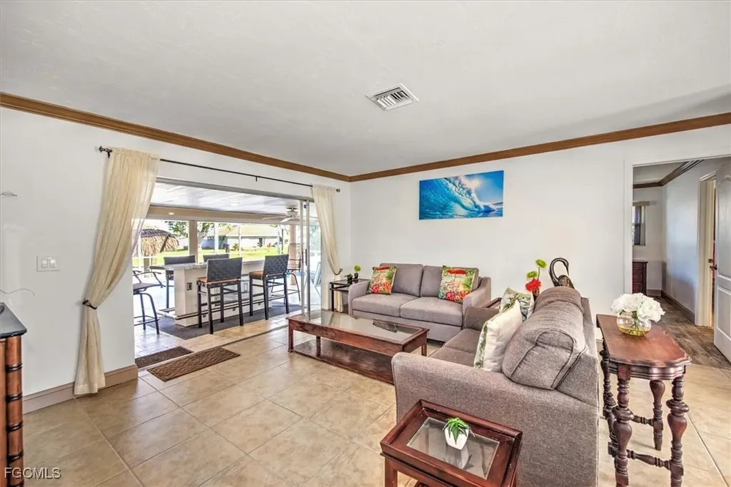 807 Montclaire Court Cape Coral FL 33904