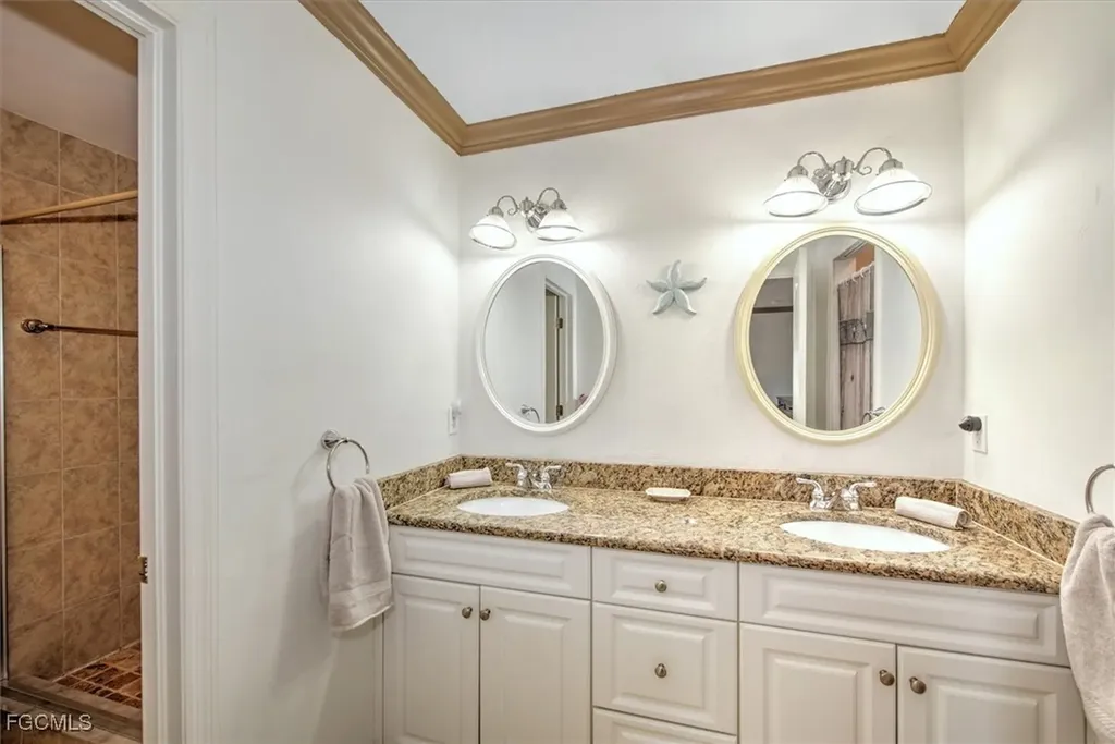 807 Montclaire Court Cape Coral FL 33904