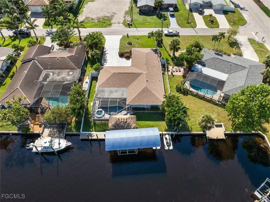 807 Montclaire Court Cape Coral FL 33904