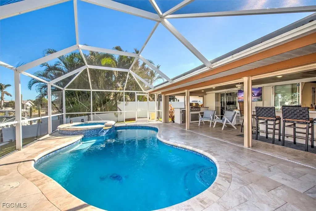 807 Montclaire Court Cape Coral FL 33904