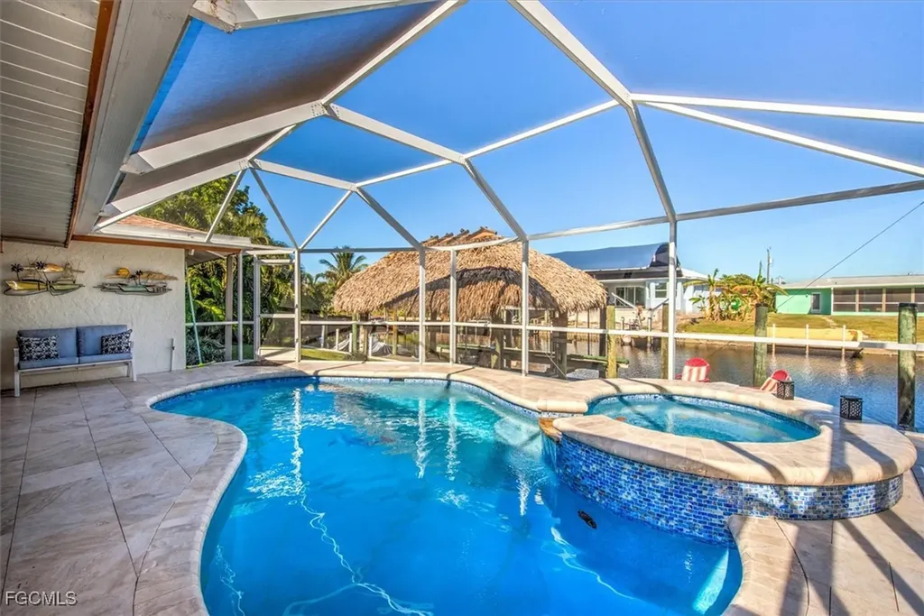 807 Montclaire Court Cape Coral FL 33904