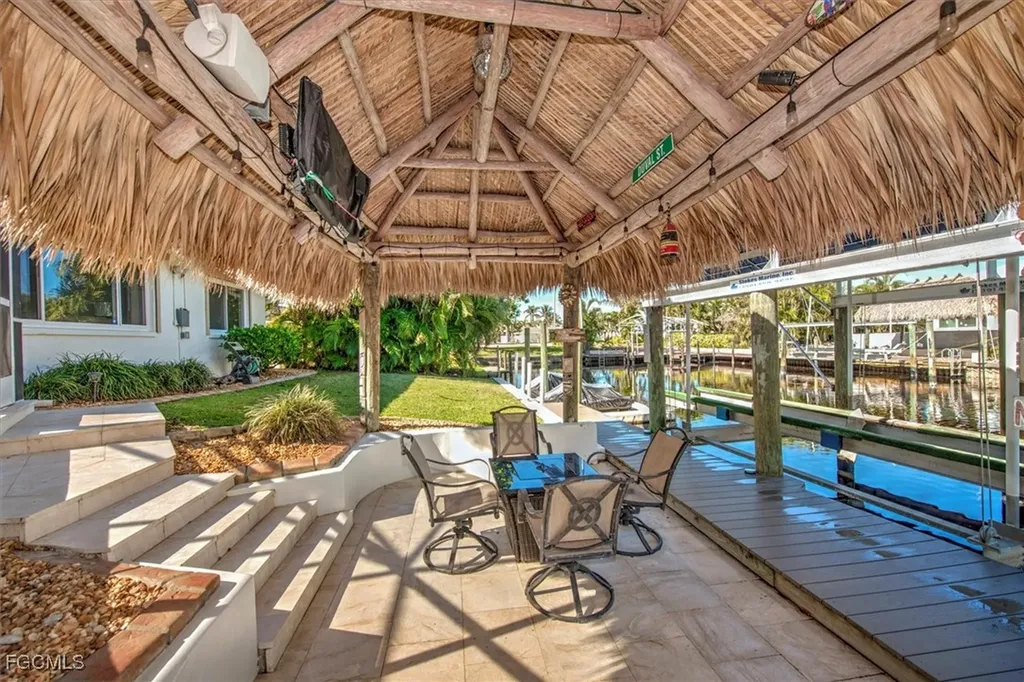 807 Montclaire Court Cape Coral FL 33904