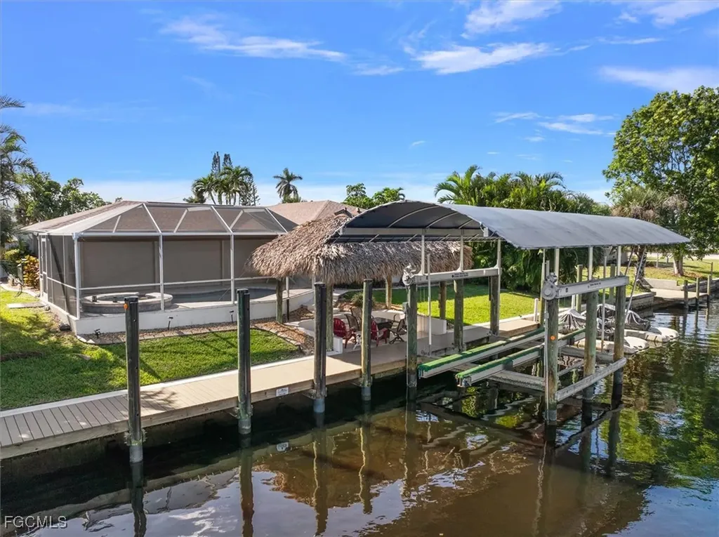 807 Montclaire Court Cape Coral FL 33904