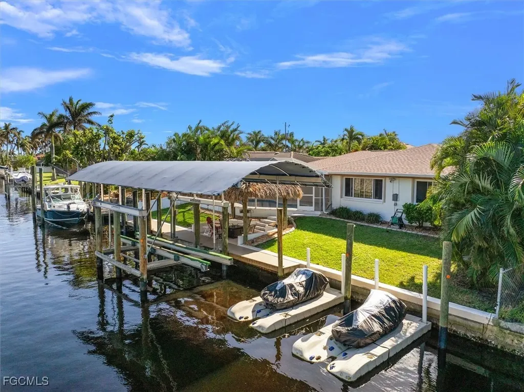 807 Montclaire Court Cape Coral FL 33904
